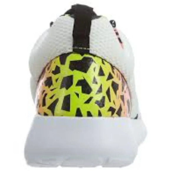 Nike Roshe One FB (GS) Running Trainers - Picture 2 of 10